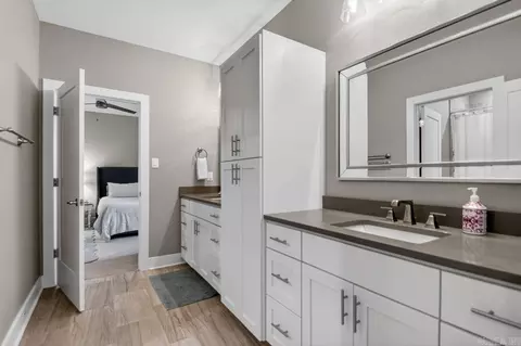 Bath - 6736 Hilo Ave, Benton, AR 72019 photo 6 of 7