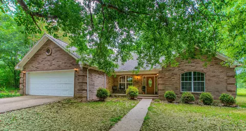 1914 Yielding Rd, Ward, AR 72176