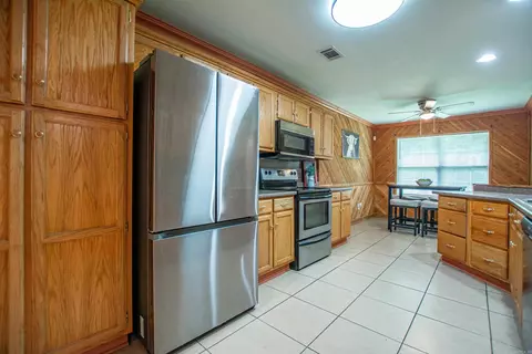 Kitchen - 1914 Yielding Rd, Ward, AR 72176 photo 4 of 5