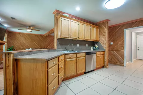 Kitchen - 1914 Yielding Rd, Ward, AR 72176 photo 2 of 5