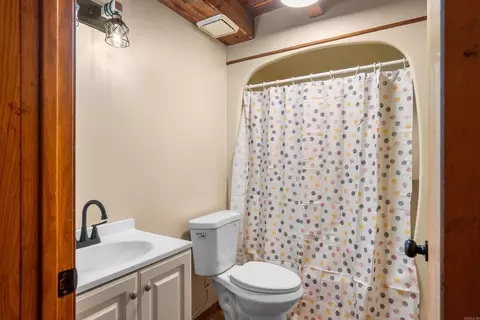 Bath - 619 Pickthorne Rd, Cabot, AR 72023 photo 1 of 6