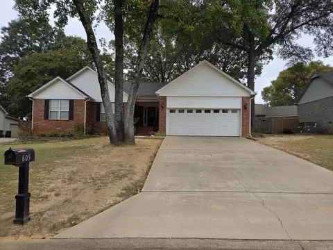 605 Live Oak Dr, Searcy, AR 72143
