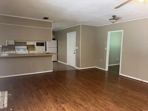 Living - 3267 S Hwy 31, Beebe, AR 72012 photo 3 of 4