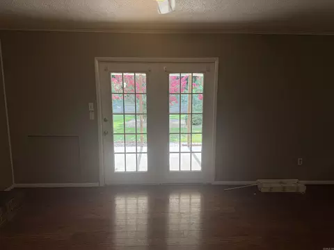 Living - 3267 S Hwy 31, Beebe, AR 72012 photo 4 of 4