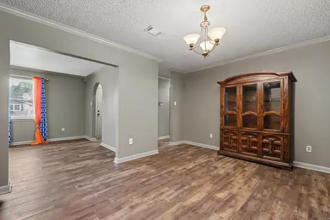 Living - 5 Arcadia Cir, Bryant, AR 72022 photo 4 of 7