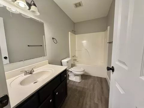 Bath - 1815 Watts Rd, Benton, AR 72015 photo 1 of 2