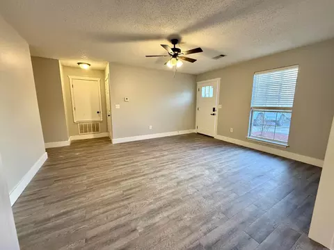 Living - 1815 Watts Rd, Benton, AR 72015 photo 2 of 3