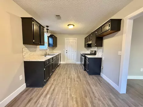 Entry Way - 1815 Watts Rd, Benton, AR 72015 photo 1 of 1