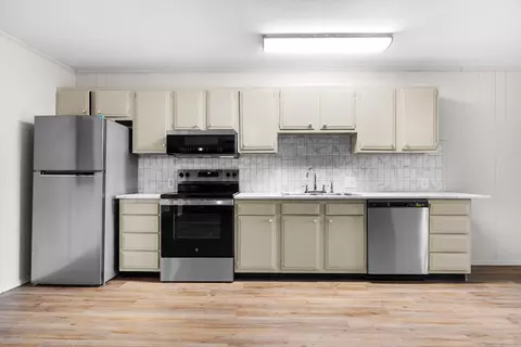 Kitchen - 442 Riverview Trl, Norfork, AR 72658 photo 1 of 2