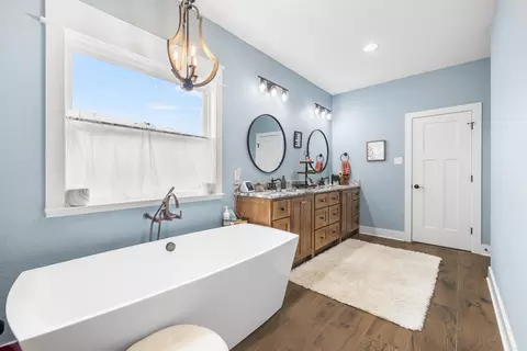Bath - 244 Artesia Ln, Beebe, AR 72012 photo 2 of 5