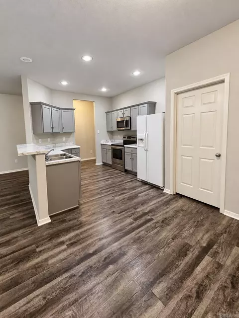 Kitchen - 6169 Saddle Hill Dr, Alexander, AR 72002 photo 2 of 3