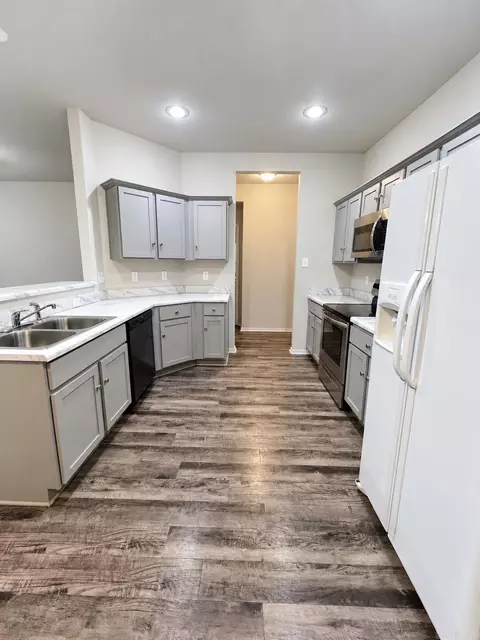 Kitchen - 6169 Saddle Hill Dr, Alexander, AR 72002 photo 3 of 3