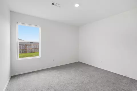 Bedroom - 1375 Meadows Dr, Benton, AR 72019 photo 2 of 6