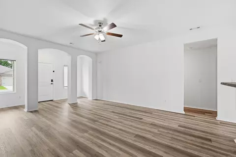 Living - 1375 Meadows Dr, Benton, AR 72019 photo 5 of 7