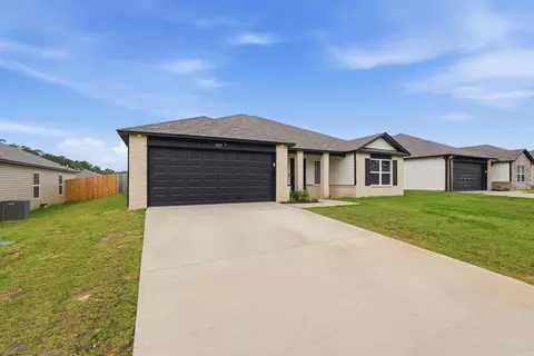 Exterior - 1375 Meadows Dr, Benton, AR 72019 photo 3 of 8
