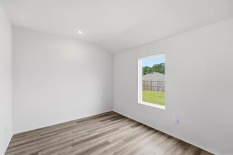 Bedroom - 1375 Meadows Dr, Benton, AR 72019 photo 1 of 6