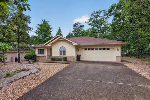 5 Huesca Ln, Hot Springs Village, AR 71909