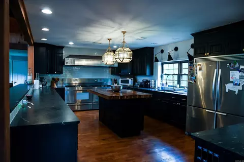 Kitchen - 3599 Market St, Pine Bluff, AR 71601 photo 2 of 3