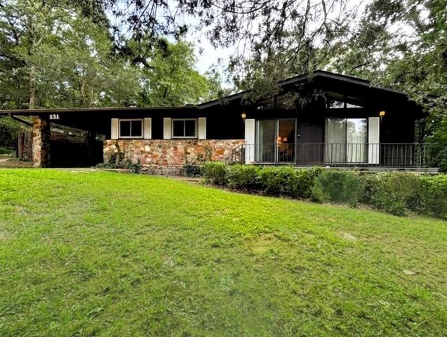 131 Cherokee Rd, Cherokee Village, AR 72529