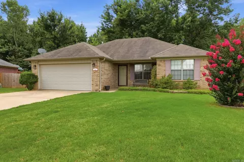 Exterior - 1605 Jackson Dr, Conway, AR 72032 photo 3 of 10