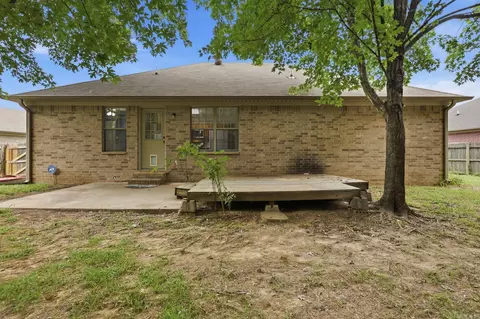 Exterior - 1605 Jackson Dr, Conway, AR 72032 photo 8 of 10