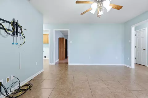 Living - 1605 Jackson Dr, Conway, AR 72032 photo 2 of 4