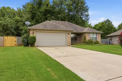 Exterior - 1605 Jackson Dr, Conway, AR 72032 photo 2 of 10