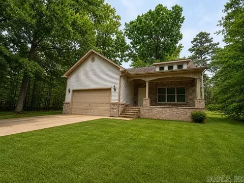 904 Franklin Ln, Redfield, AR 72132