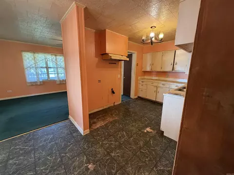 Entry Way - 675 E Jackson St, Piggott, AR 72454 photo 7 of 7