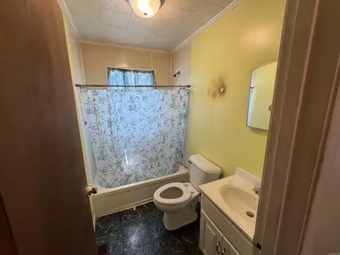 Bath - 675 E Jackson St, Piggott, AR 72454 photo 1 of 4