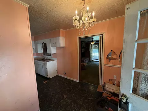 Entry Way - 675 E Jackson St, Piggott, AR 72454 photo 1 of 7