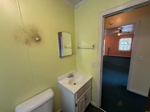 Bath - 675 E Jackson St, Piggott, AR 72454 photo 2 of 4
