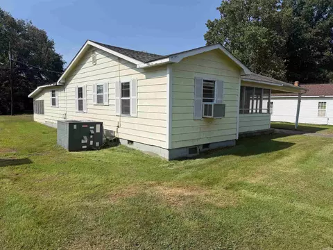 Exterior - 675 E Jackson St, Piggott, AR 72454 photo 2 of 6