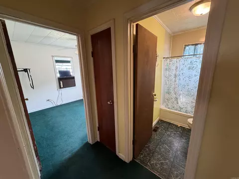 Entry Way - 675 E Jackson St, Piggott, AR 72454 photo 4 of 7