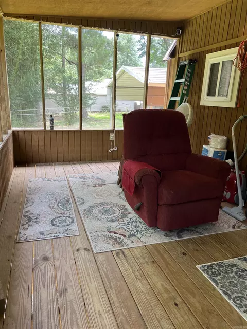 Exterior - 224 Elm St, Mount Ida, AR 71957 photo 9 of 17