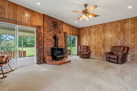Living - 115 Larkin St, Malvern, AR 72104 photo 1 of 3