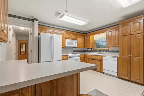 Kitchen - 115 Larkin St, Malvern, AR 72104 photo 1 of 3
