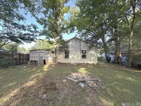 Exterior - 1409 Cherry Ln, Malvern, AR 72104 photo 3 of 4