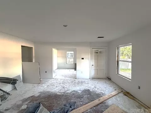 Living - 1409 Cherry Ln, Malvern, AR 72104 photo 1 of 1