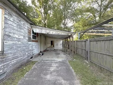 Exterior - 1409 Cherry Ln, Malvern, AR 72104 photo 2 of 4