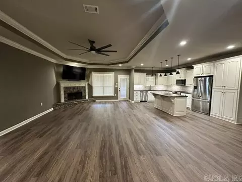 Living - 9 Eagle Dr, Lonoke, AR 72086 photo 3 of 3