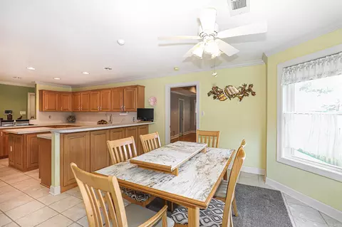 Dining - 827 Miller Loop, Benton, AR 72019 photo 4 of 4