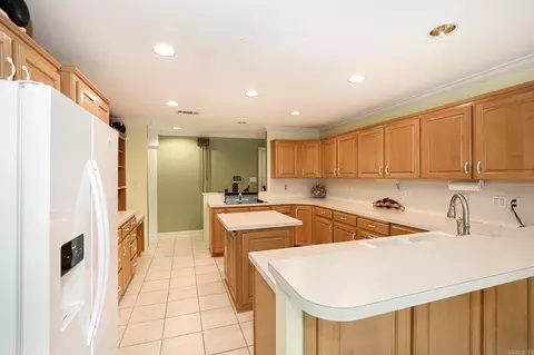 Kitchen - 827 Miller Loop, Benton, AR 72019 photo 1 of 6