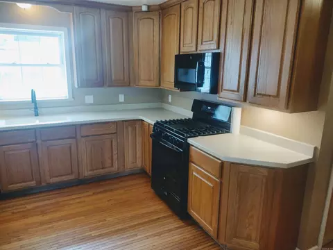 Kitchen - 903 Tower Lp, Mountain View, AR 72560 photo 1 of 2