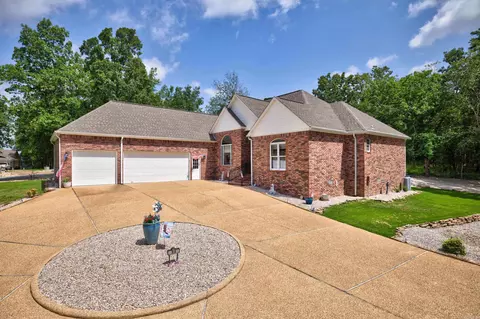 32 Sanchez Way, Hot Springs Village, AR 71909