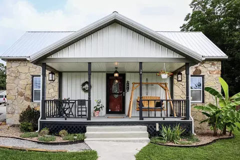 601 E 4th St, Mountain Home, AR 72653