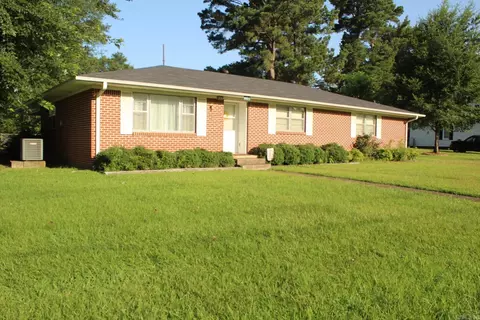 401 N 10th St, Nashville, AR 71852