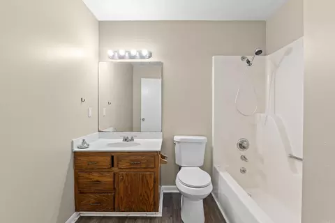 Bath - 22 E Hill Dr, Conway, AR 72032 photo 1 of 2