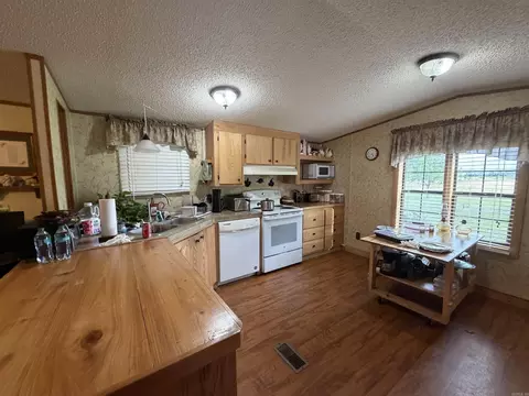 Kitchen - 498 Wood St, Watson, AR 71674 photo 2 of 2