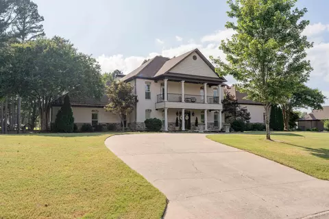 665 Huntington Ln, Conway, AR 72034